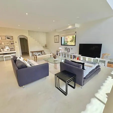 Modern With Pool & Garden Saint-aygulf 别墅